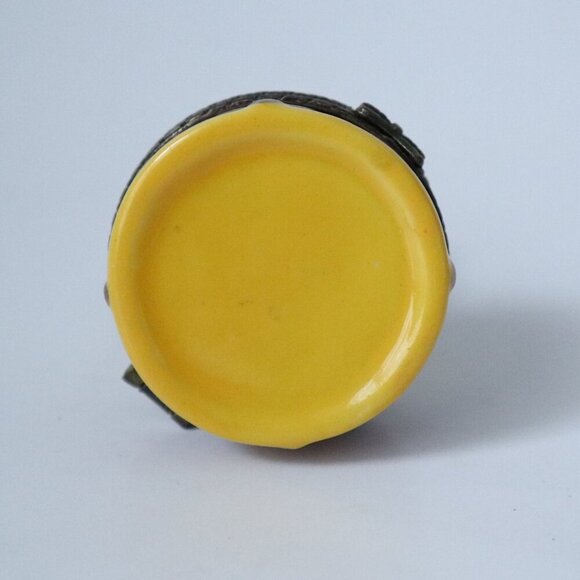 Vintage Porcelain Nutcracker Ring Box Trinket Box - Picture 4 of 5